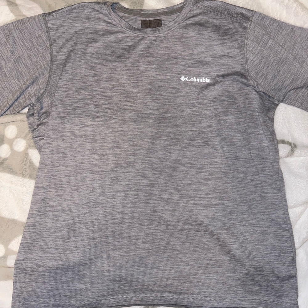 Men’s Columbia Omni-wick t shirt, size large.